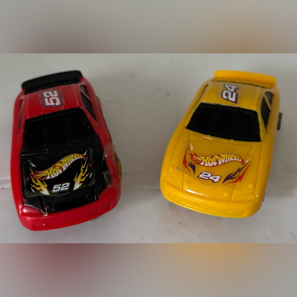 Pair of Hot Wheels Slot Cars 1:43 from Racing Super Speedway 2001 TESTED Working